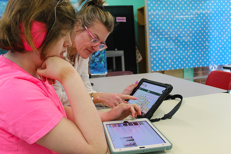 tn-personalized-training-classroom-tablets Personalized Classroom Training for student with autism