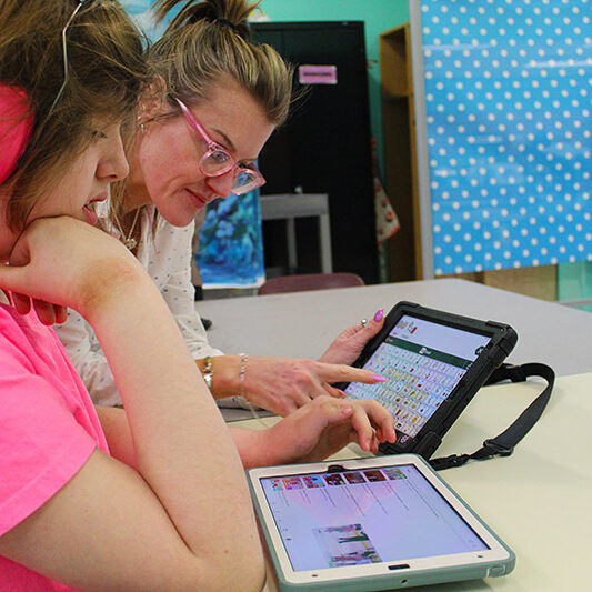 tn-personalized-training-classroom-tablets Personalized Classroom Training for student with autism